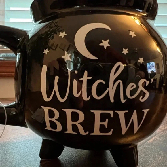 Witches cauldron “Witches Brew” ceramic mug made for Target. - Picture 3 of 8